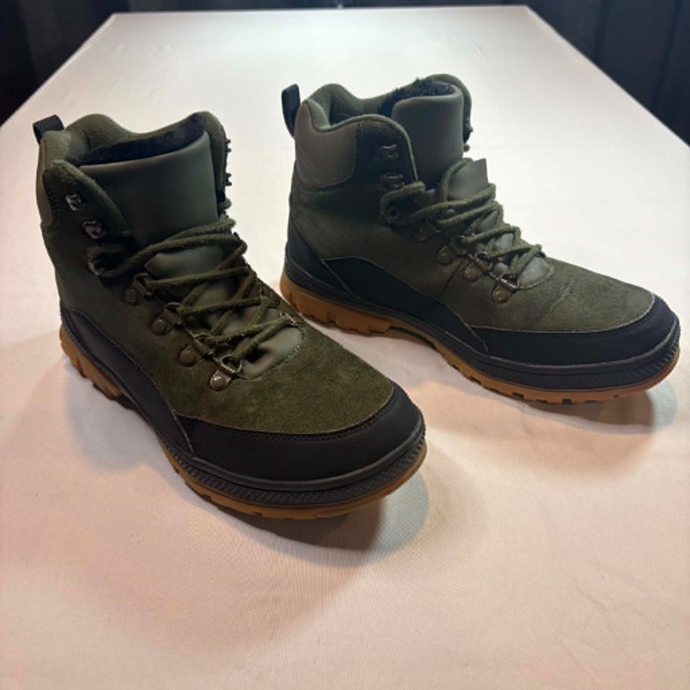 Waterproof Winter Hiking Boots Olive Green Suede Faux Fur Lined Gum Sole Size 41